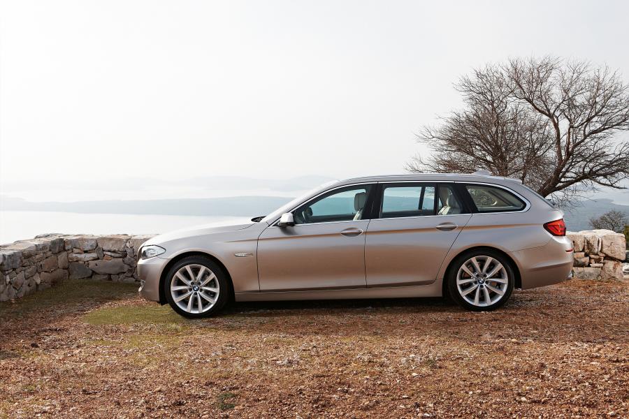  BMW 5-Series Touring 2010 года  (фото 60 из 75)